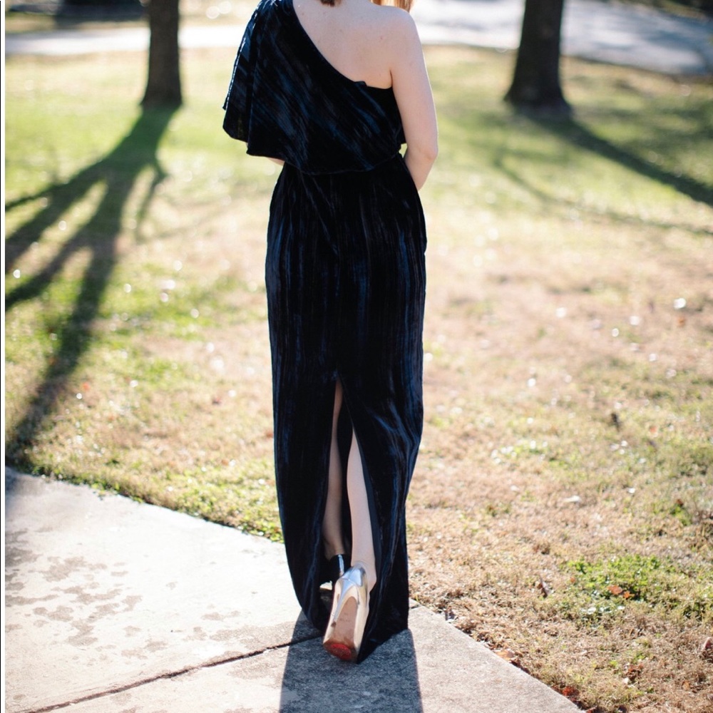 Adrienne Papell Navy velvet gown